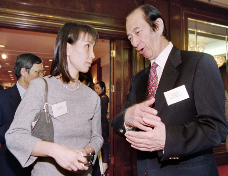 赌王二房二女何超凤 赌王二房二女何超凤