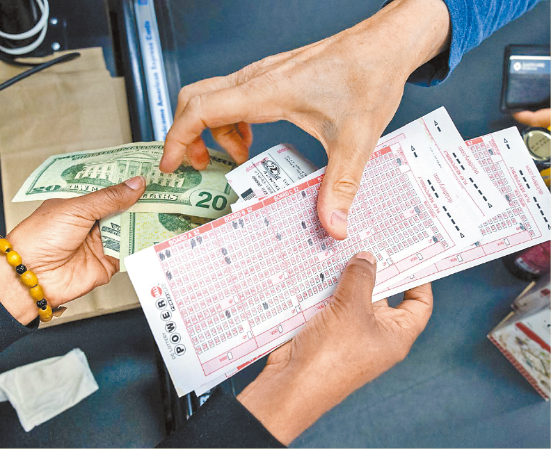 劲球奖头奖增至8.35亿元，这是美国赌博史上历来第4大彩金，中奖机率为2.92亿分之1，今晚将再次开彩。