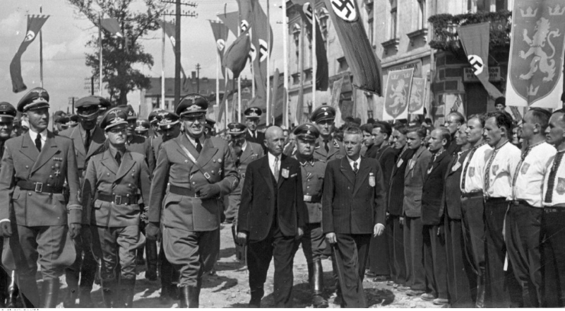 「加利西亚师」表现「出色」得到德军的嘉奖。 「加利西亚师」表现「出色」得到德军的嘉奖。