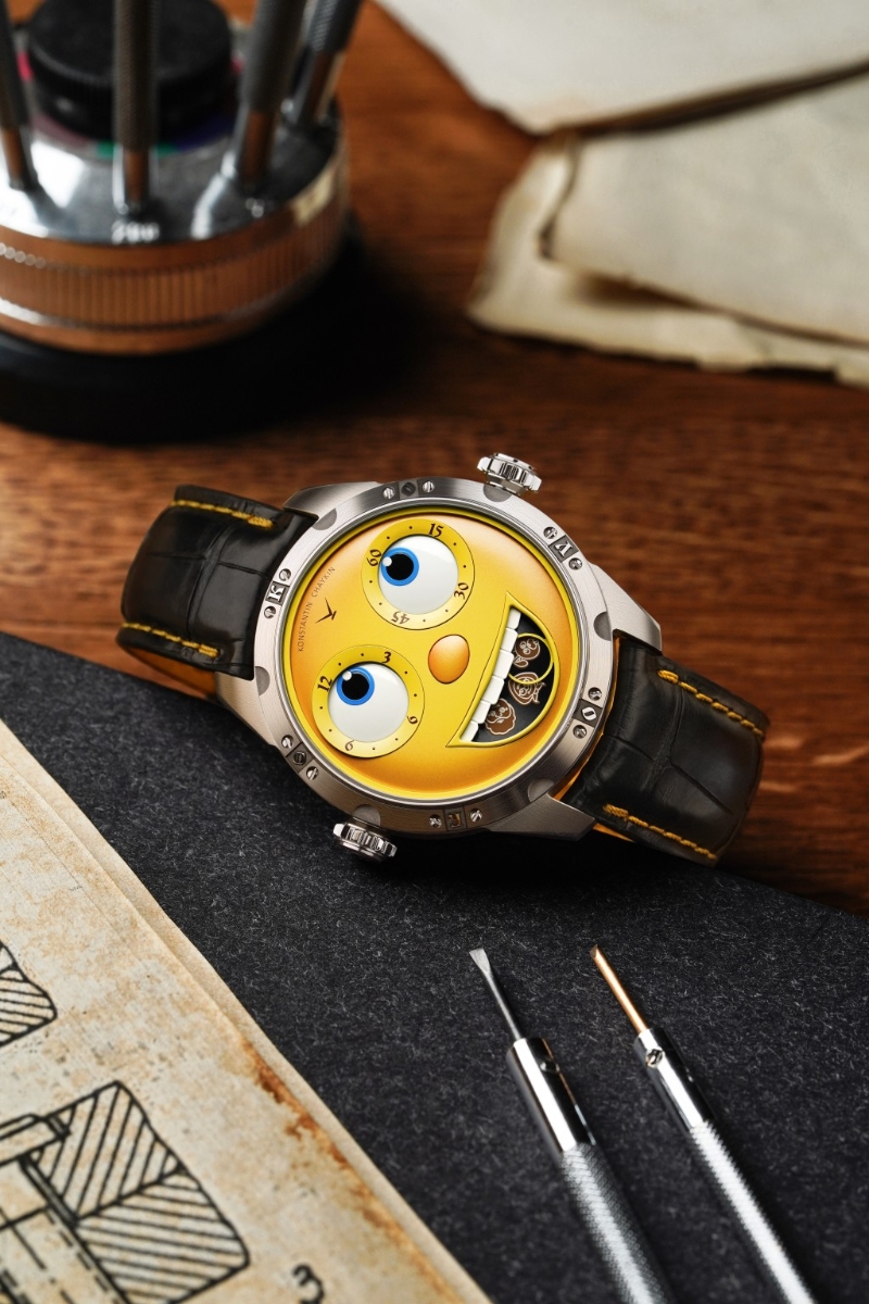 将圆形面包Kolobok的胀卜卜形态,重现在渐变黄色表盘上,外形趣怪。 将圆形面包Kolobok的胀卜卜形态,重现在渐变黄色表盘上,外形趣怪。