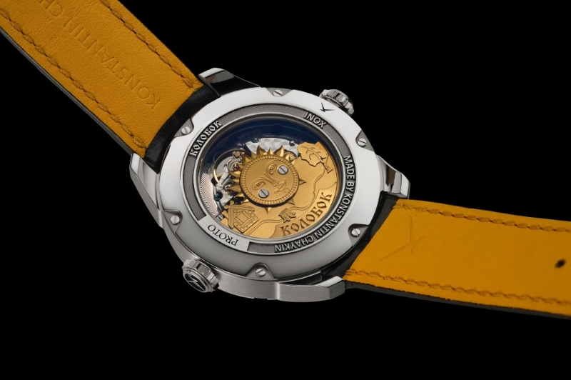 采用K.18-20自动机芯。 采用K.18-20自动机芯。