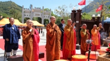 香港佛教界庆祝国庆升旗仪式今早宝莲禅寺举行