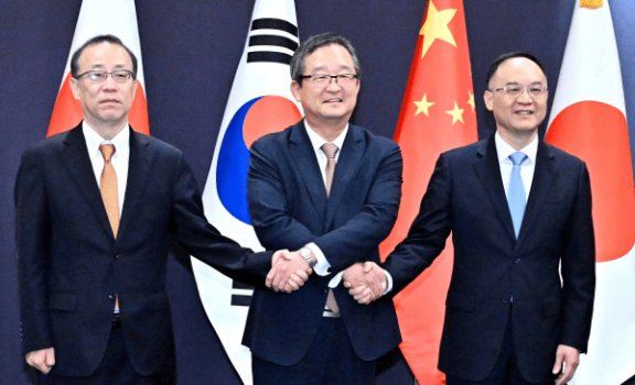 中日韩外交高官会议 中日韩外交高官会议