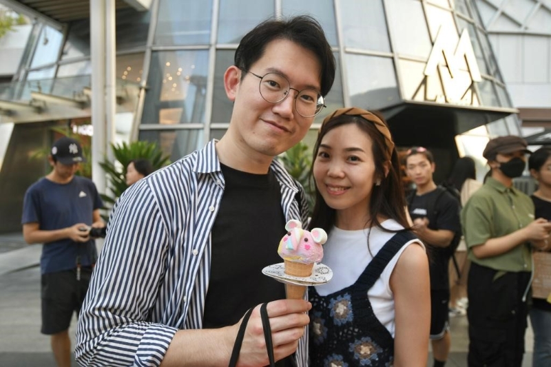 林先生与太太喜爱按摩,指在深圳按摩花费仅及香港一半。 林先生与太太喜爱按摩,指在深圳按摩花费仅及香港一半。