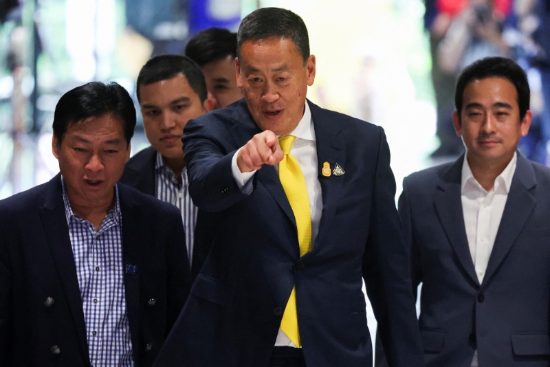 泰国总理赛塔(中)强调会确保在泰中国公民安全。 路透社 泰国总理赛塔(中)强调会确保在泰中国公民安全。 路透社