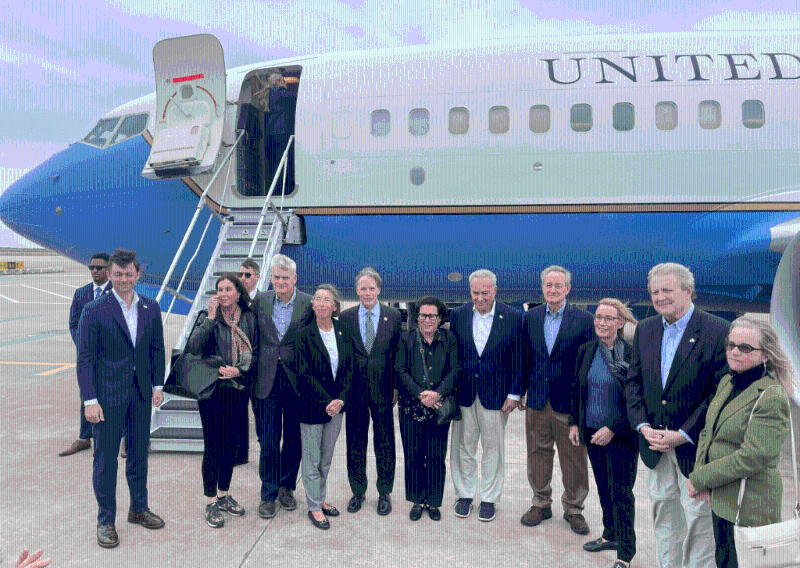 舒默率代表团抵达上海 舒默率代表团抵达上海