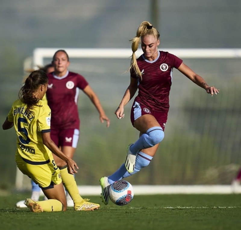 莱曼认定自己是足球员，对成人平台没兴趣。