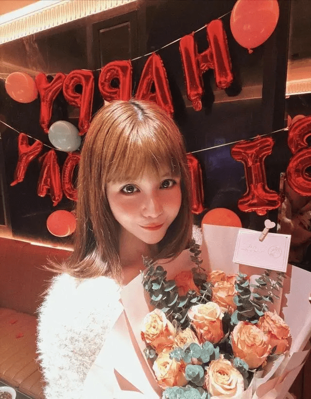 马诺被贴上拜金的标签。