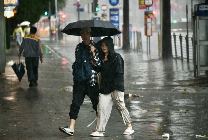 台风小犬：八号风球下尖沙咀情况