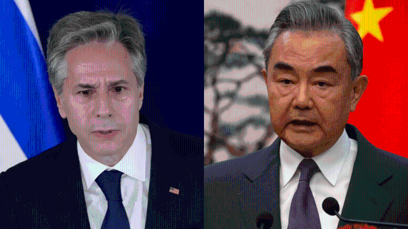 王毅(右)应约与布林肯通电话 王毅(右)应约与布林肯通电话