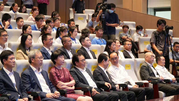 深港澳三地主办方代表、学生代表和媒体记者等二百多人参加启动仪式。