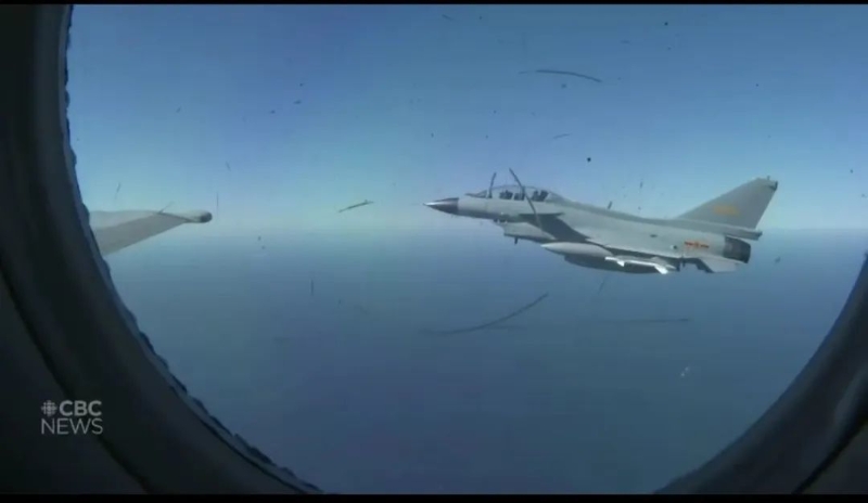 解放军战机拦截加拿大侦察机 解放军战机拦截加拿大侦察机