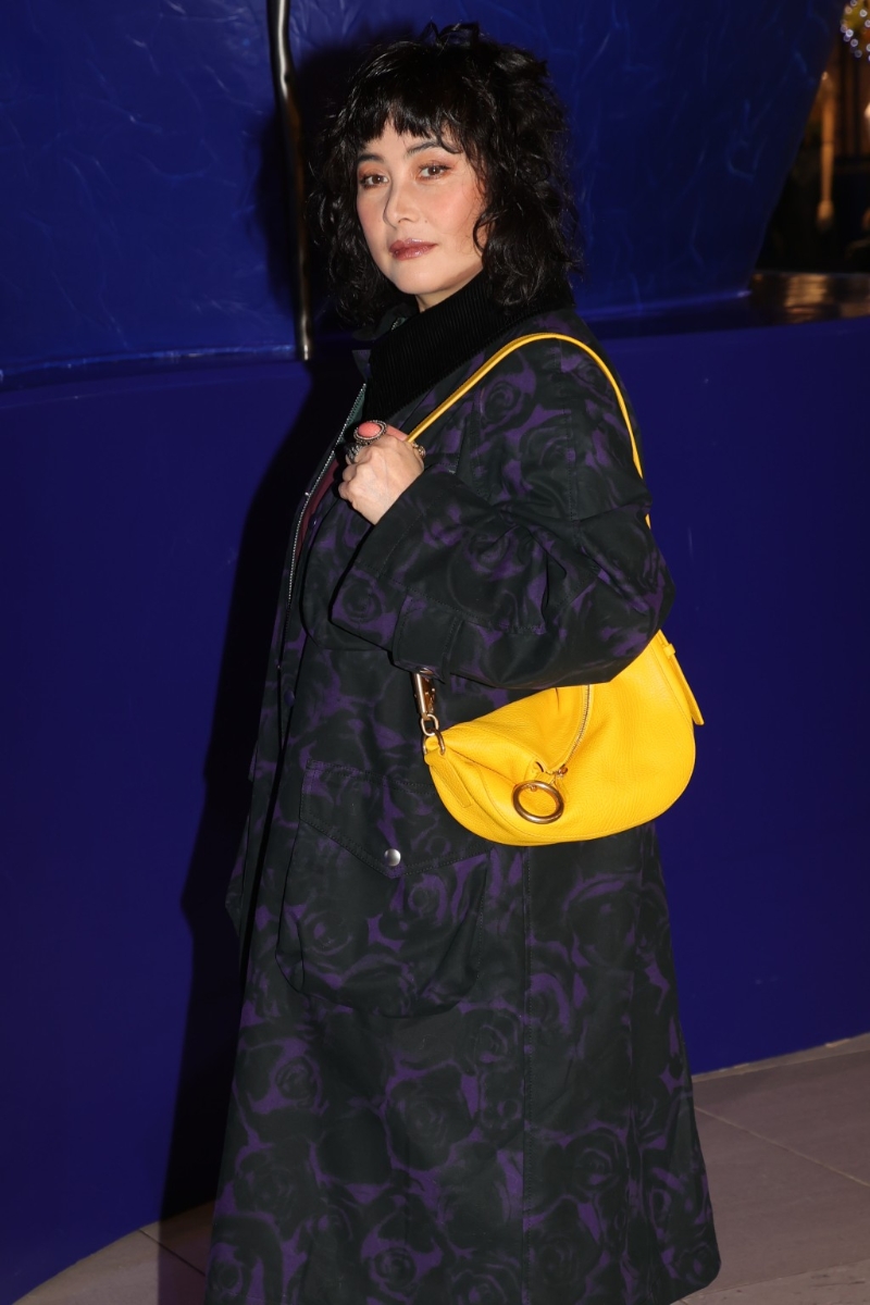 何超仪当年因不想老公陈子聪病情曝光却被闺蜜徐濠萦分享合照到社交网,此后两姊妹没再联络。 何超仪当年因不想老公陈子聪病情曝光却被闺蜜徐濠萦分享合照到社交网,此后两姊妹没再联络。