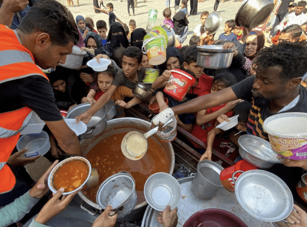 加沙居民也面临断粮危机,须由外界救援。 路透社 加沙居民也面临断粮危机,须由外界救援。 路透社