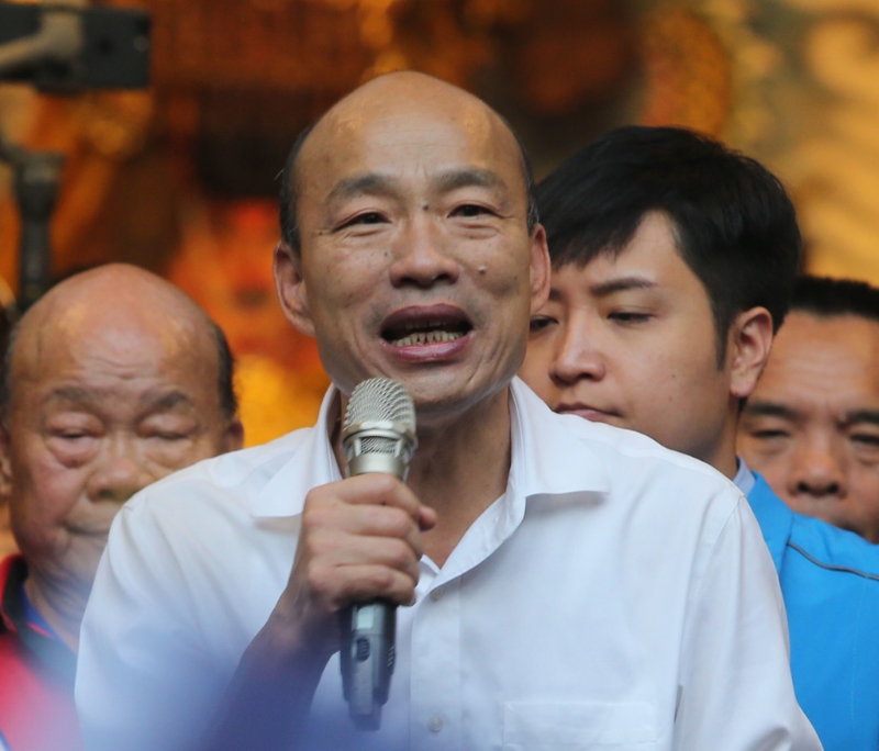 韩国瑜被视为「最强桶箍」,在蓝白合、在野整合中扮演关键角色。 韩国瑜被视为「最强桶箍」,在蓝白合、在野整合中扮演关键角色。