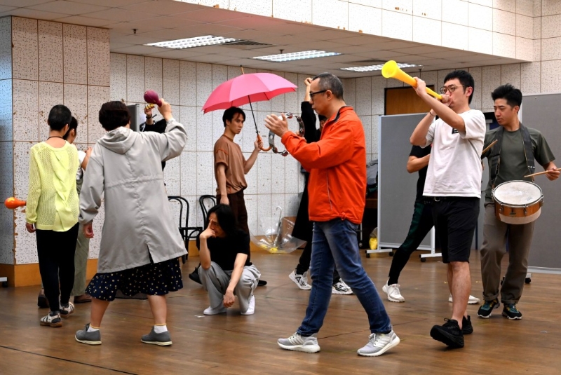 你是否都曾在生活中经历各种荒诞奇事、见证了人性丑恶? 你是否都曾在生活中经历各种荒诞奇事、见证了人性丑恶?