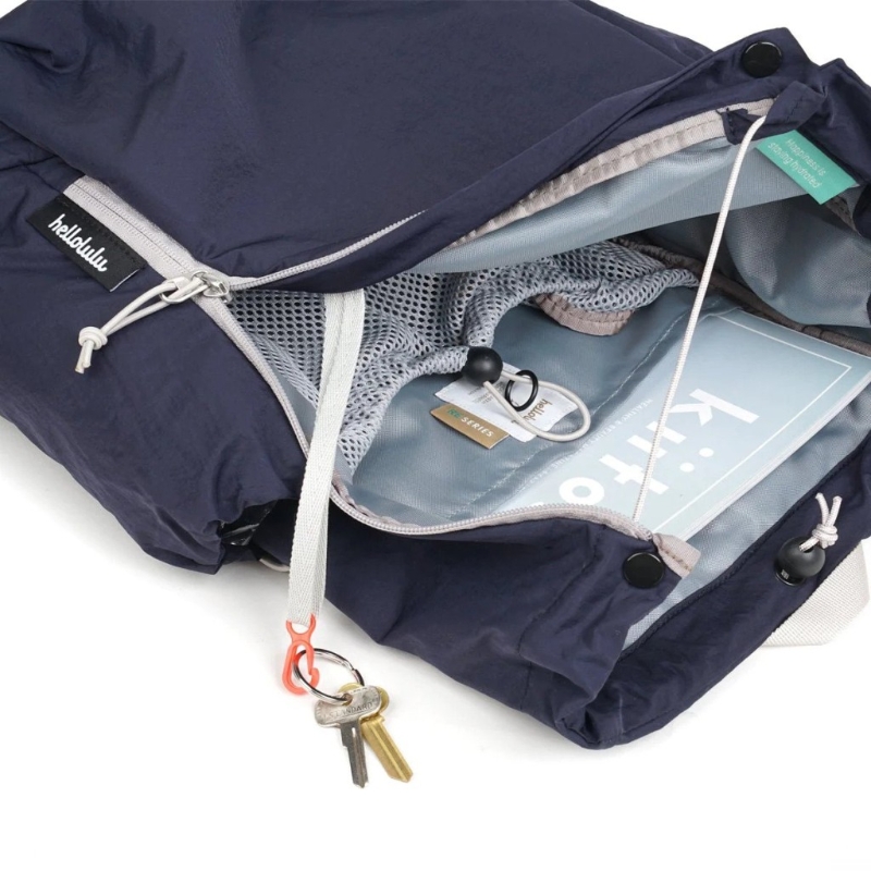 Rowan全天候背囊设计特色,除了配可拆卸隔热饮料架 ,还有网状口袋和插袋。 (hellolulu) Rowan全天候背囊设计特色,除了配可拆卸隔热饮料架 ,还有网状口袋和插袋。 (hellolulu)