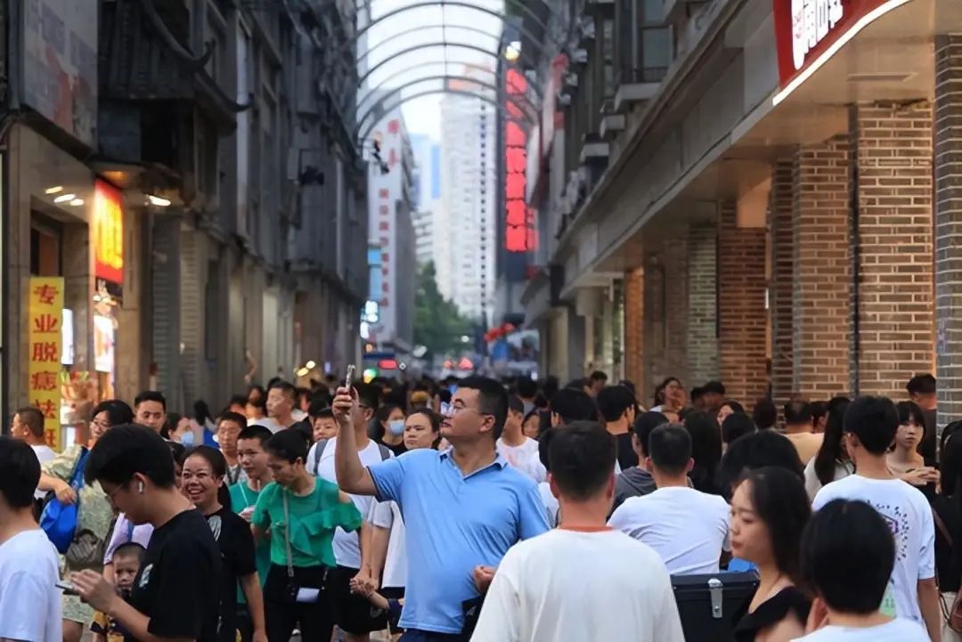深圳出手抢人才,香港应该怎么办? | 星岛环球网