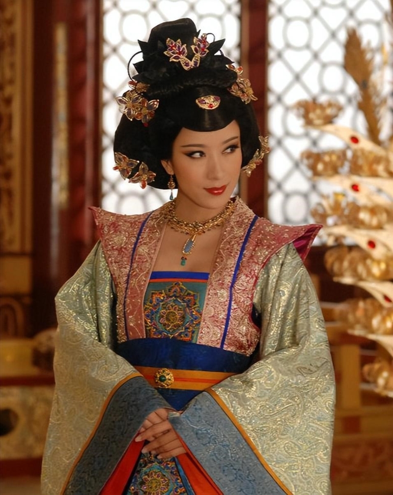 杨茜尧饰演《宫心计》中有心机、狠毒的姚金玲。 杨茜尧饰演《宫心计》中有心机、狠毒的姚金玲。