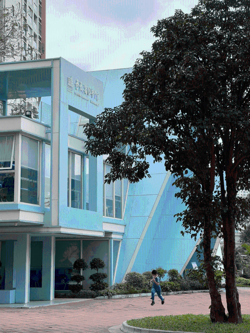 独特的图书馆建筑设计,吸引不少人前去影相。 独特的图书馆建筑设计,吸引不少人前去影相。