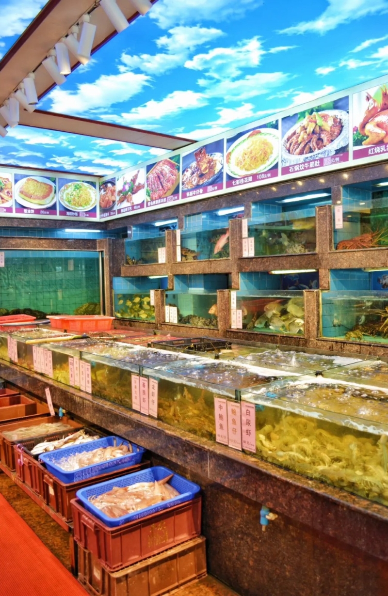 盐田海鲜街以平、靓、正见称。 盐田海鲜街以平、靓、正见称。