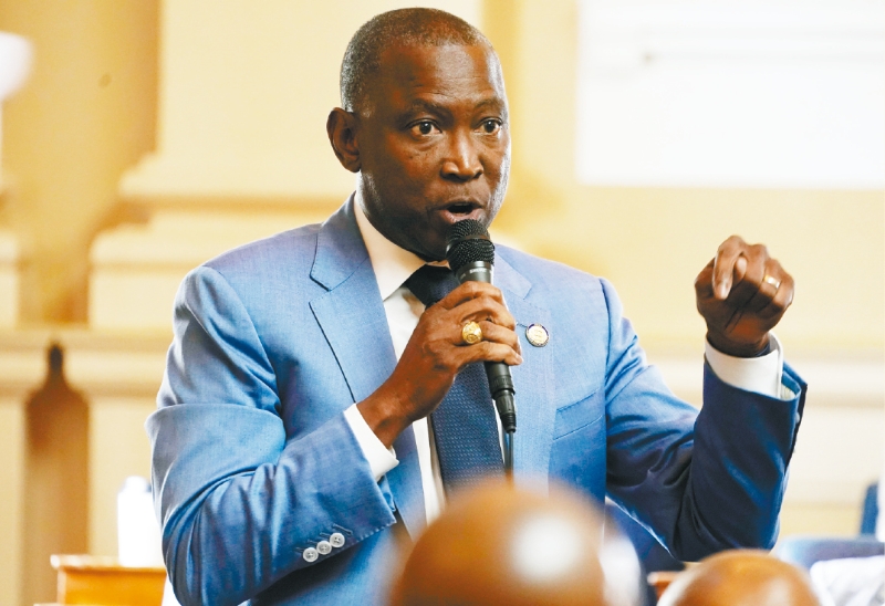 斯科特从政前曾在海军服役,并担任律师,自2019年首次当选州众议员。 美联社 斯科特从政前曾在海军服役,并担任律师,自2019年首次当选州众议员。 美联社