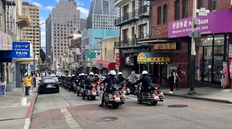 华埠突现大批警力