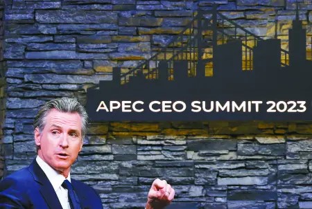 加州州长纽森出席CEO峰会。 美联社