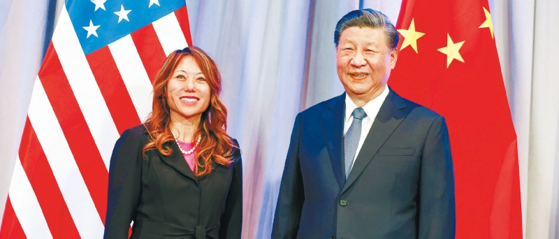 马世云在APEC期间与中国国家主席习近平合影。马世云提供 Gene X Hwang摄
