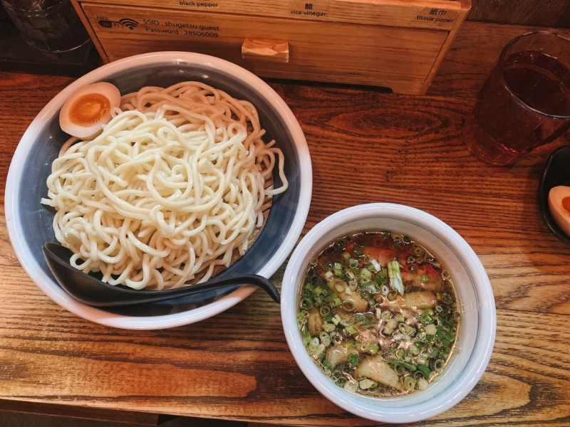 周月沾面 周月沾面