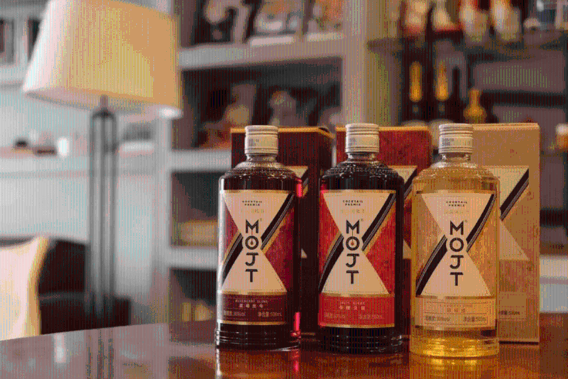 「贵州味道」系列鸡尾酒目前有辛辣贝瑞、蓝莓酸、蓝莓丝令三款产品。 「贵州味道」系列鸡尾酒目前有辛辣贝瑞、蓝莓酸、蓝莓丝令三款产品。