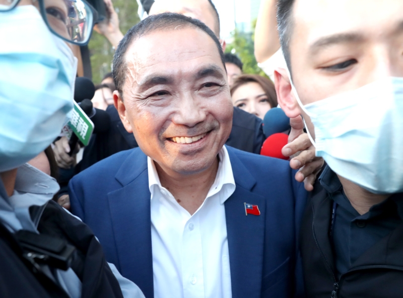 不愿进入小房间密谈!侯友宜为蓝白合出手:回到6点声明 不愿进入小房间密谈!侯友宜为蓝白合出手:回到6点声明