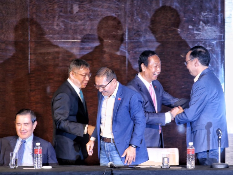 蓝白郭火爆会谈没结局?柯呛“不要带保姆”,侯酸:人要有诚信 蓝白郭火爆会谈没结局?柯呛“不要带保姆”,侯酸:人要有诚信