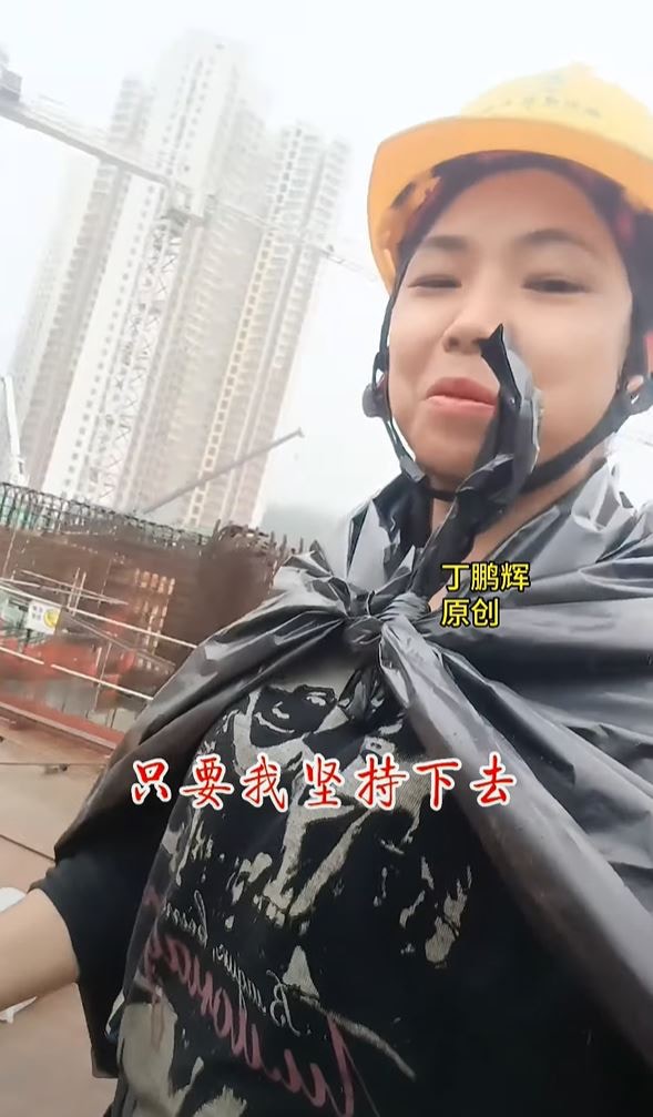 陈仙玲一直坚持，目前已经从事扎铁工人9年。