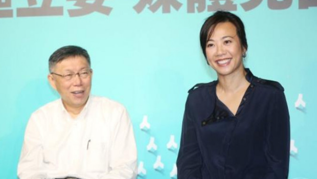 柯文哲常和吴欣盈同台亮相。 柯文哲常和吴欣盈同台亮相。