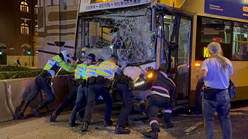 巴士相撞 巴士相撞