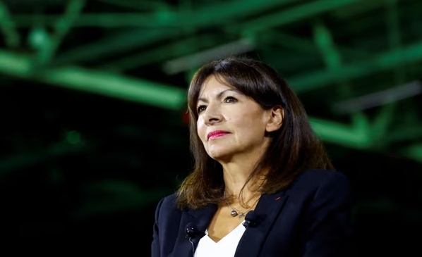 巴黎市长安妮·伊达尔戈 图源:路透社 巴黎市长安妮·伊达尔戈 图源:路透社