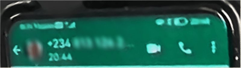 从对话截图，「情人」的电话地区字头是「+234」。