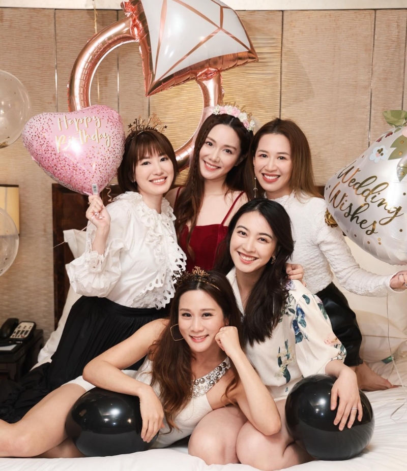 “2LINE党”早前为汤洛雯举行“Bridal shower”。