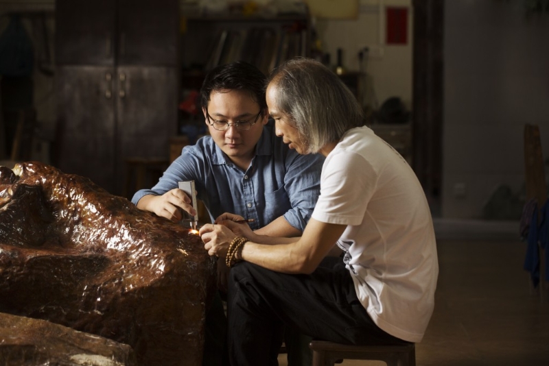 这些年来Yve累积了经验及人脉，亦认识一班传统技术工匠，大家相互合作。