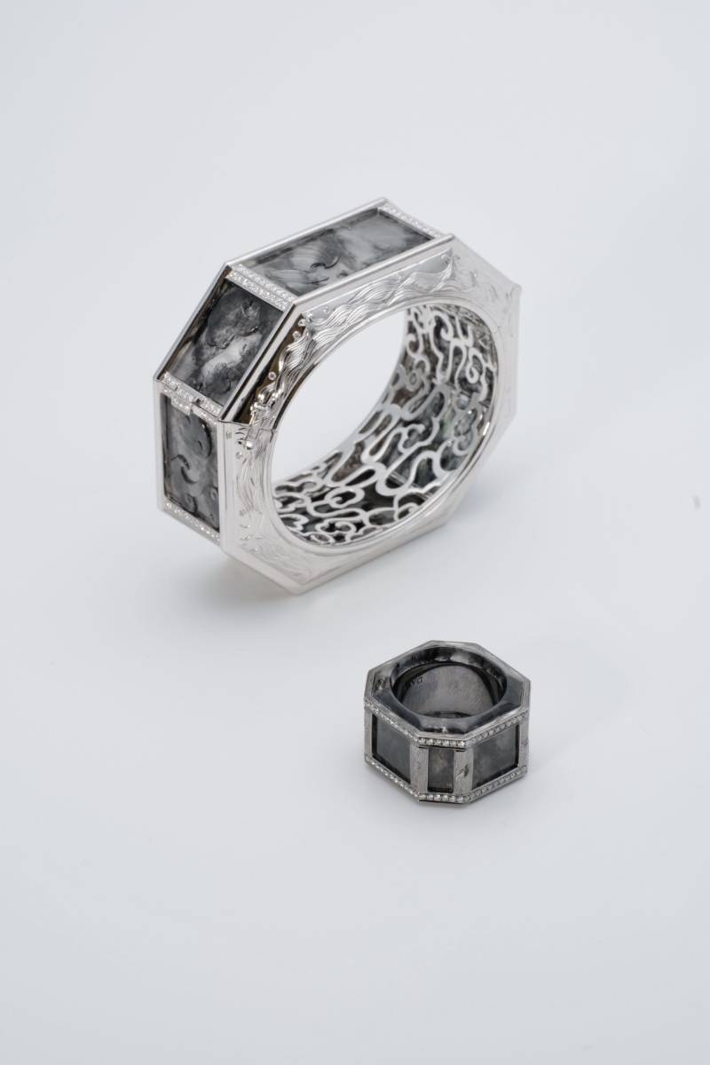 18K白金水墨翡翠指环及手镯。