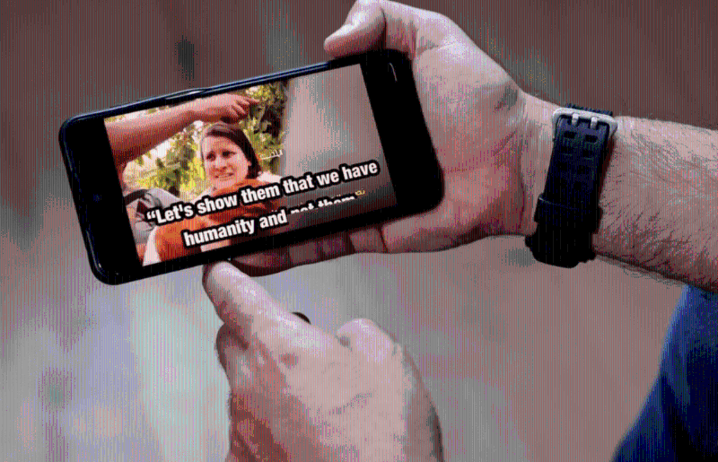 从当日拍摄的影片可见,亚登遭武装份子袭击头部受伤,而希里则惊惶失色,用毛巾包裹保护比巴斯。 路透社 从当日拍摄的影片可见,亚登遭武装份子袭击头部受伤,而希里则惊惶失色,用毛巾包裹保护比巴斯。 路透社