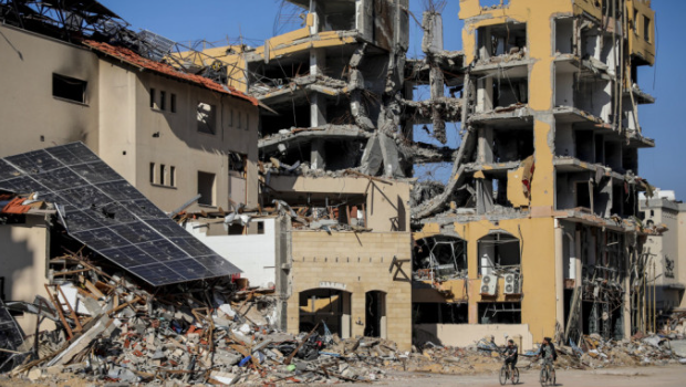 6日停火期届满前一刻，以哈同意延长休战至少1天。图为加沙城在停火下的平静。