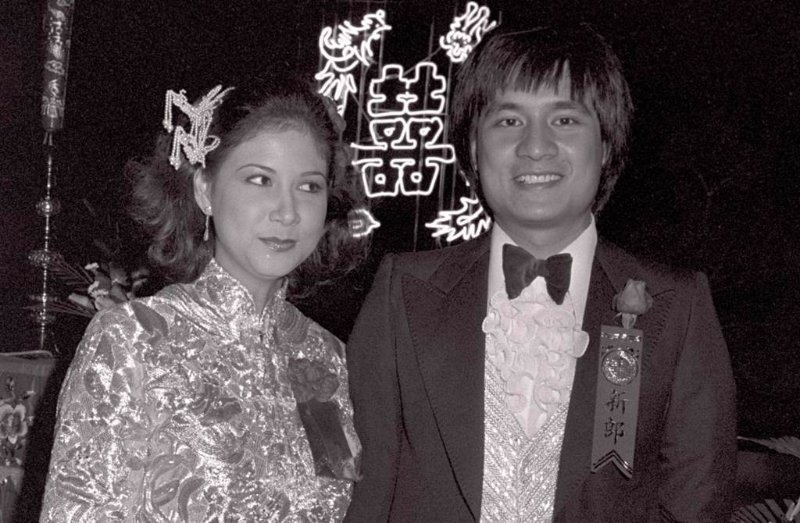 甄妮与傅声结婚。