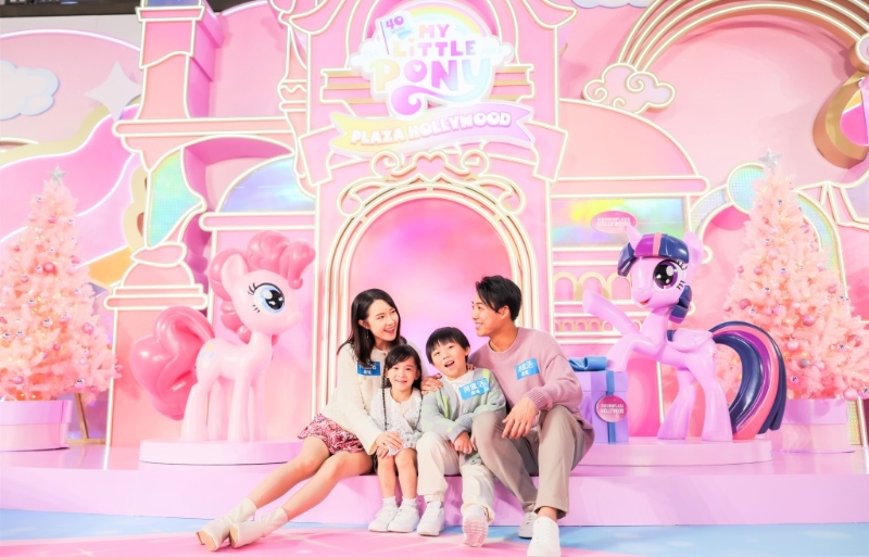 闪烁梦幻圣诞城堡