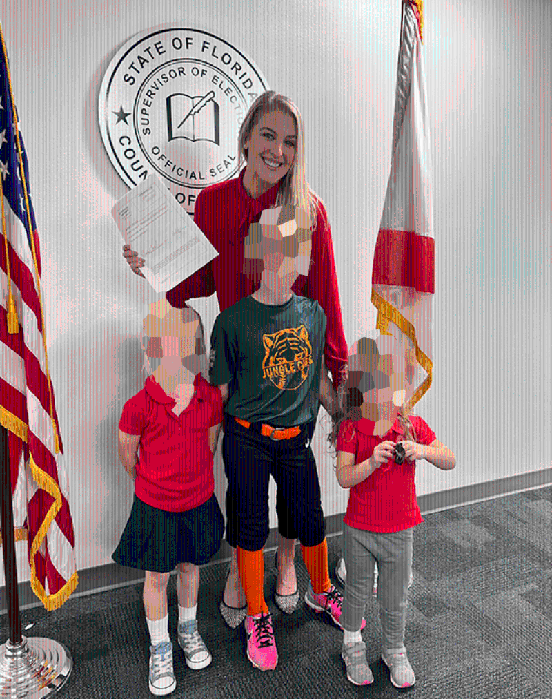 布里奇特（Bridget Ziegler）是萨拉索塔县校董会成员。