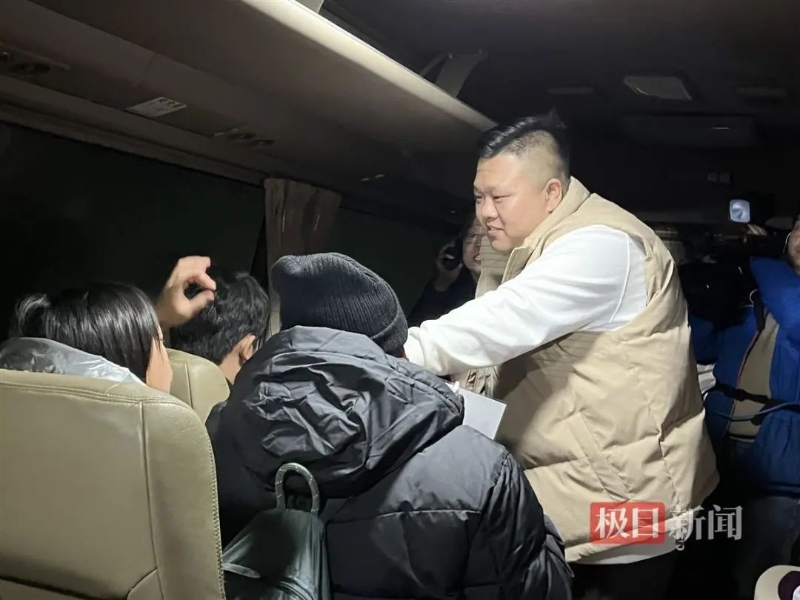 解清帅哥哥加弟弟微信。图源:极目新闻 解清帅哥哥加弟弟微信。图源:极目新闻