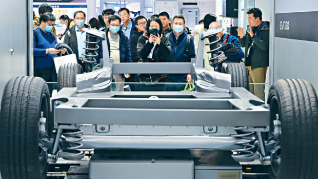 12月1日，中国供应链博览会展出宁德时代的智能换电系统。