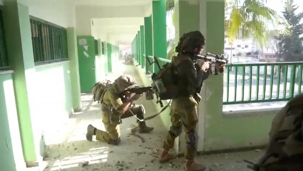 以军周六发布的影片截图显示，军队恢复在加沙地带的攻击行动。