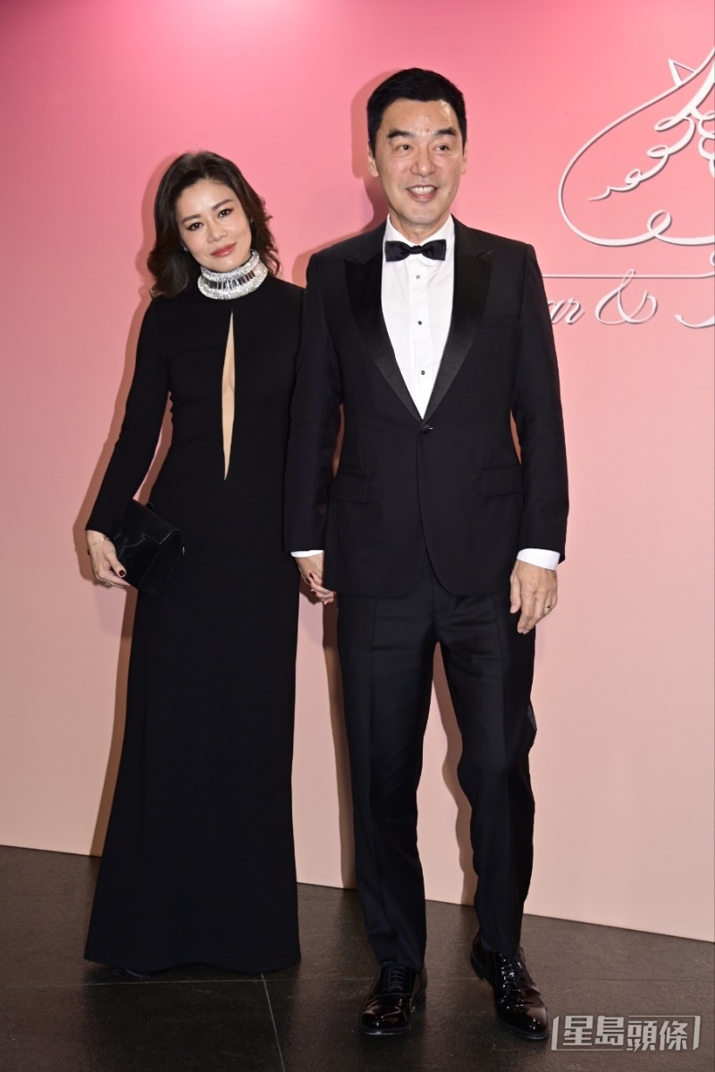 钟镇涛与太太范姜